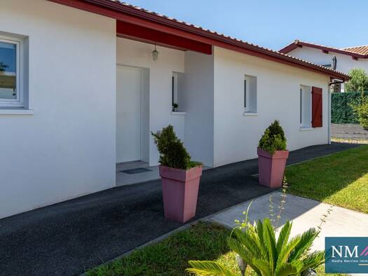 Maison de plain-pied à vendre 455 000 € 4 pièces 3 chambres 95 m² 400 m² de terrain Lahonce 64990