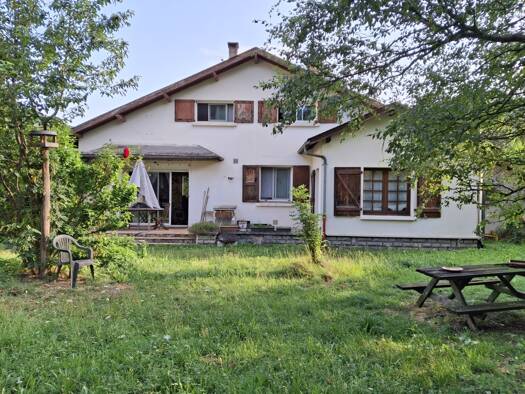 Maison à vendre 325 500 € 6 pièces 4 chambres 120 m² 1 130 m² de terrain Bazus Aure 65170
