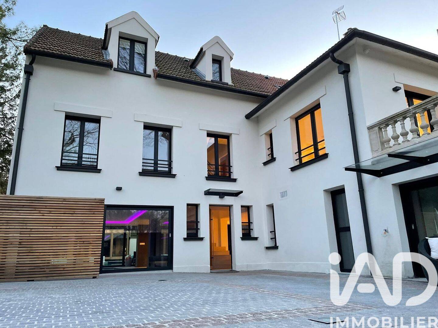 Maison à vendre, 265m², SAINT MAUR DES FOSSES
