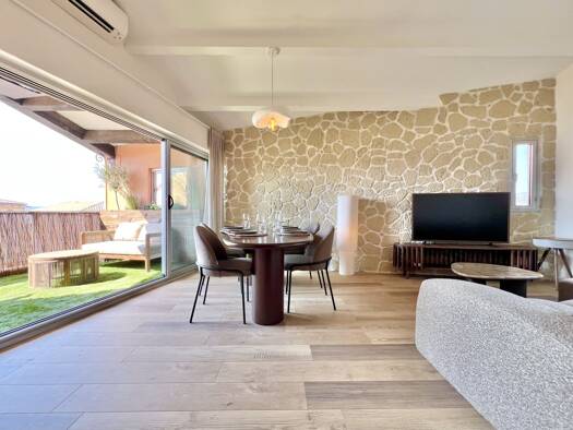 Appartement à vendre 599 000 € 3 pièces 2 chambres 79,25 m² Étage 3/3 Ville-Les Saquedes-Le Bouillonnet Sainte-Maxime 83120