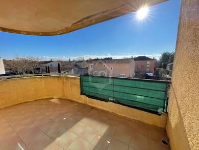 Appartement à louer 815 € 3 pièces 2 chambres 60 m² Étage 2/3 Monteux 84170