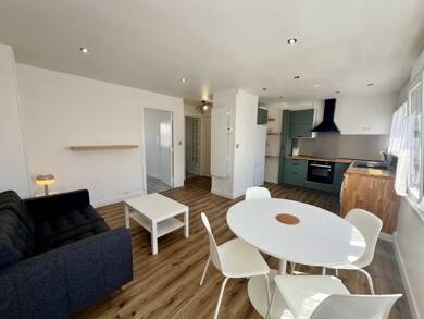 Appartement à louer 700 € 2 pièces 1 chambre 38 m² Dernier étage, Étage 2/2 Lorient 56100