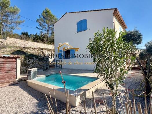 Villa à vendre 349 000 € 4 pièces 3 chambres 140 m² 880 m² de terrain Varages 83670