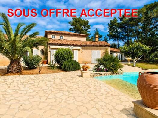 Maison à vendre 915 000 € 10 pièces 8 chambres 260 m² 2 700 m² de terrain Solliès-Ville 83210