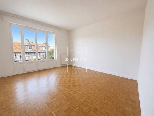 Appartement à vendre 295 000 € 3 pièces 2 chambres 65 m² 3ème étage Créteil 94000