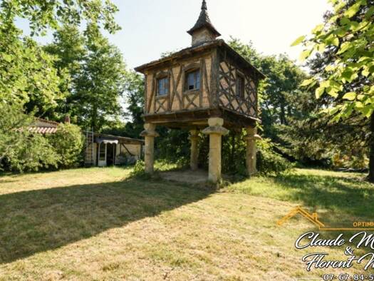Maison à vendre 425 000 € 6 pièces 283 m² 6 800 m² de terrain Puylaurens 81700