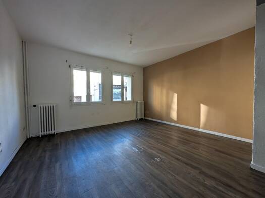 Duplex à vendre 81 500 € 3 pièces 2 chambres 59 m² RDC Graville Le Havre 76600