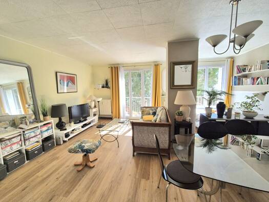 Appartement à vendre 197 000 € 4 pièces 2 chambres 70,9 m² 3ème étage Hyères 83400