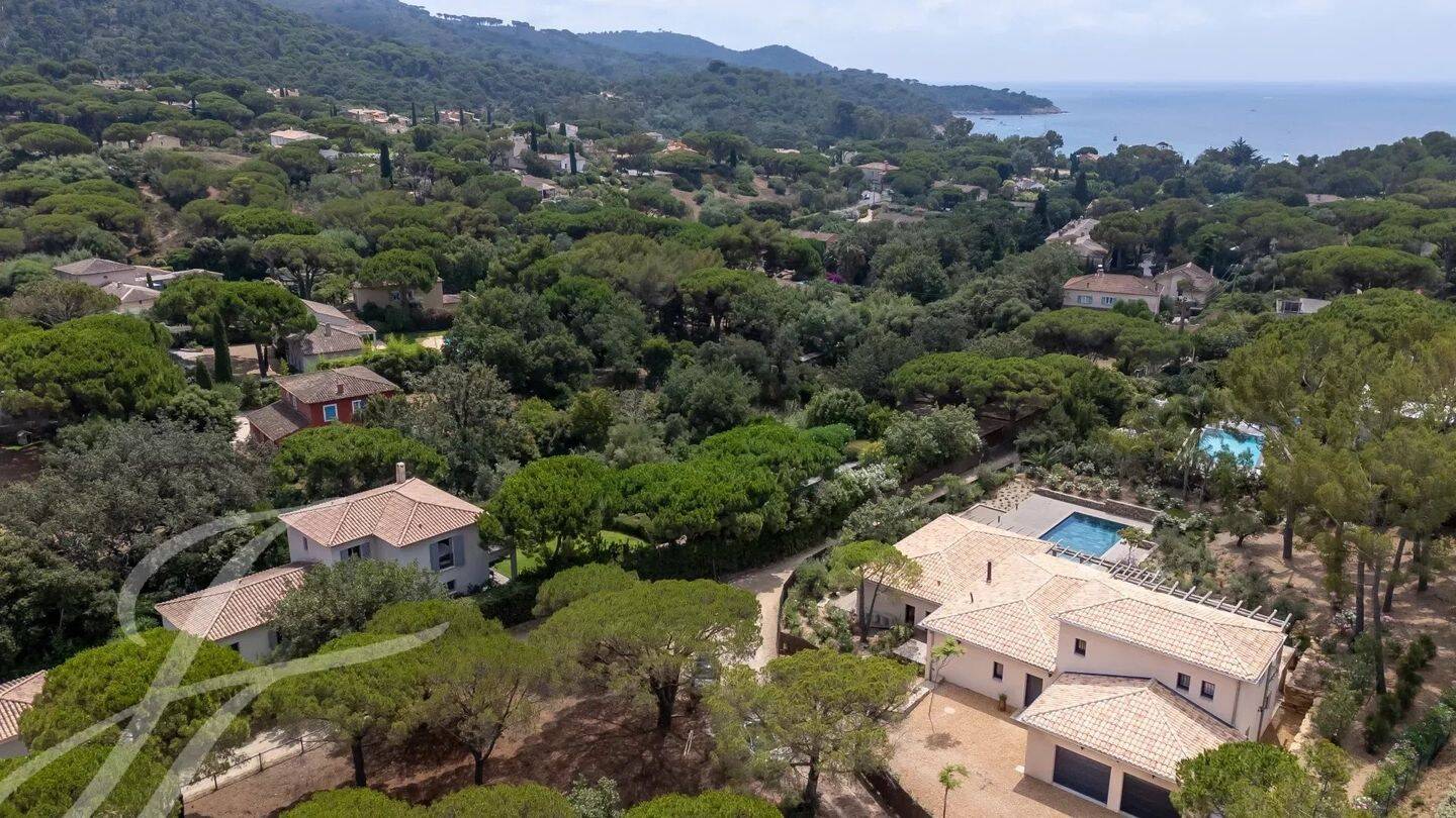 Maison à vendre, 247m², LA CROIX VALMER