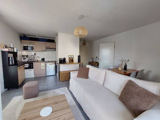 Appartement à louer 750 € 2 pièces 1 chambre 43,3 m² Étage 1/4 Centre Colomiers 31770