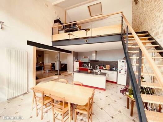 Maison à vendre 349 000 € 9 pièces 5 chambres 233 m² 5 463 m² de terrain Coulonges-sur-l'Autize 79160