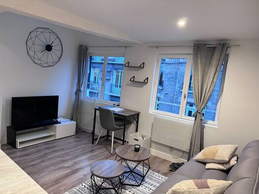 Duplex à louer 600 € 2 pièces 1 chambre 26 m² Étage 3/3 Vieux Marché-Cathédrale Rouen 76000