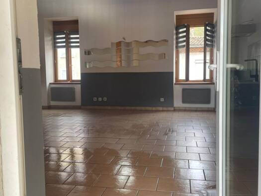 Appartement à louer 890 € 5 pièces 4 chambres 100 m² 2ème étage Crozes-Hermitage 26600