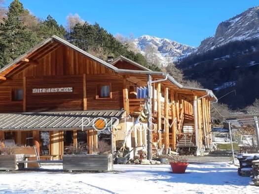 Local commercial à vendre 882 000 € 700 m² de surface de vente Réallon 05160