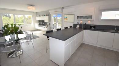 Appartement à louer - Neuf 1 950 € 4 pièces 3 chambres 78,6 m² 2ème étage Antibes 06600