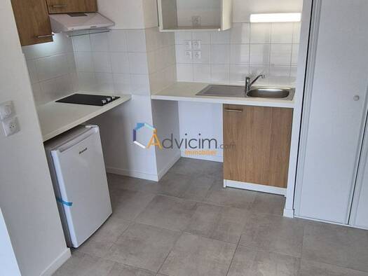 Appartement à louer 730 € 2 pièces 1 chambre 42,5 m² 3ème étage Cenon 33150