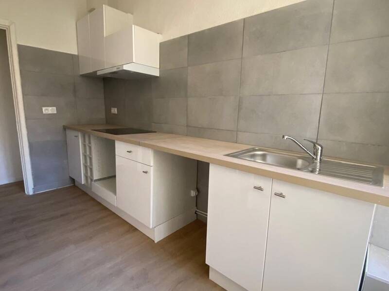 Maison à louer, 96m², LEZIGNAN CORBIERES