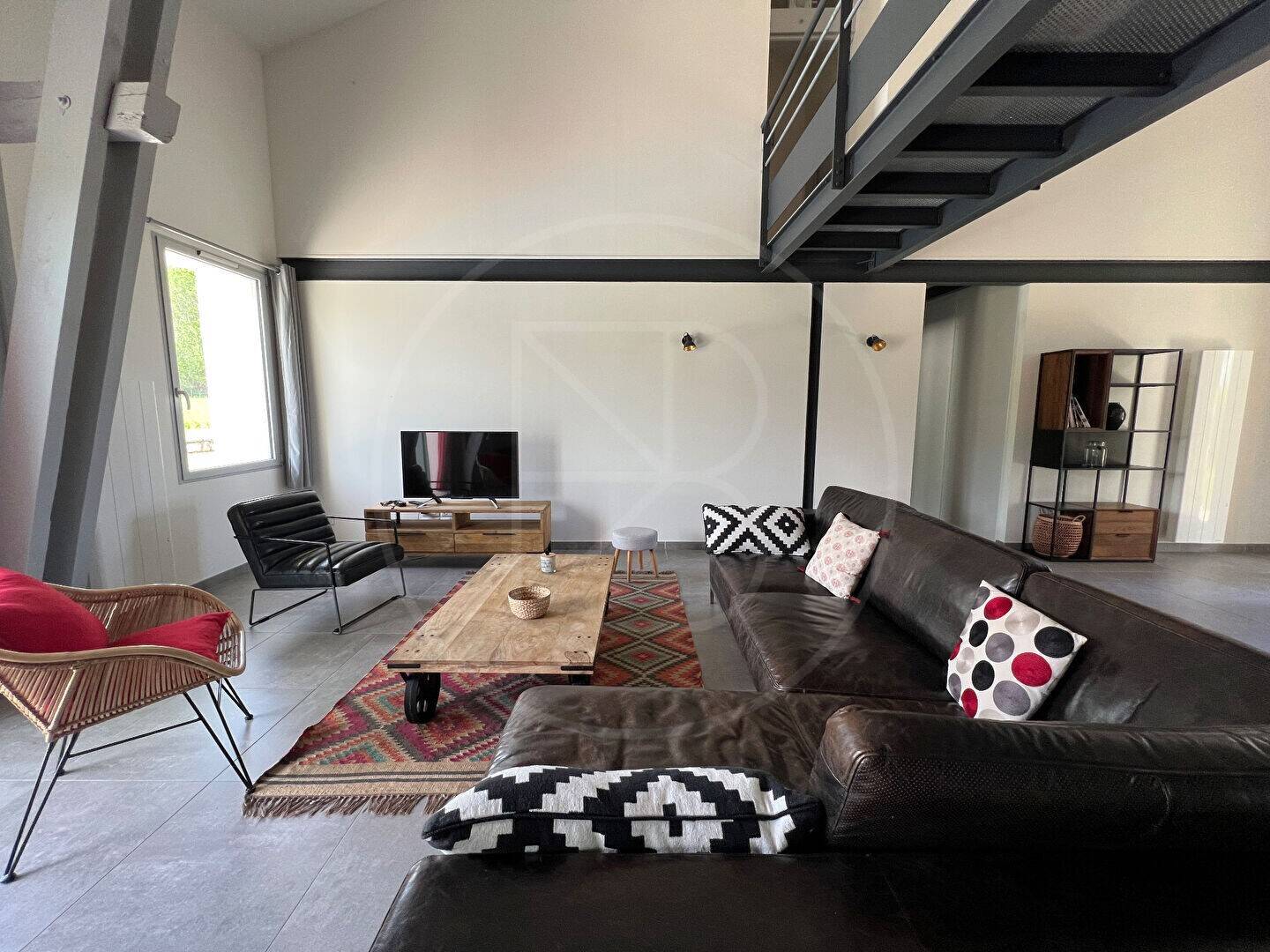 Maison à vendre, 371m², VILLEFRANCHE DE LONCHAT