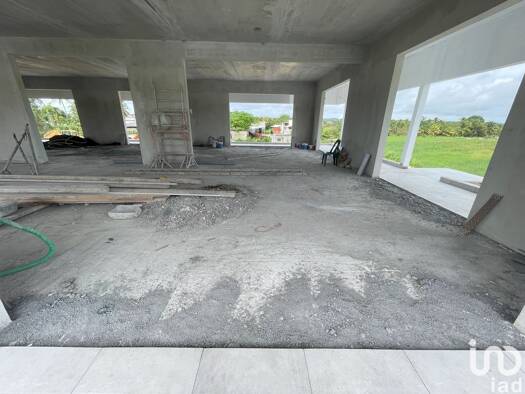 Local commercial à louer 2 904 € 132 m² de surface de vente Morne-à-l'Eau 97111