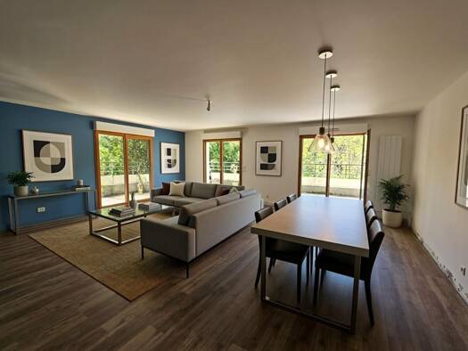 Appartement à vendre 299 900 € 5 pièces 4 chambres 142 m² RDC Centre Segré-en-Anjou Bleu 49500