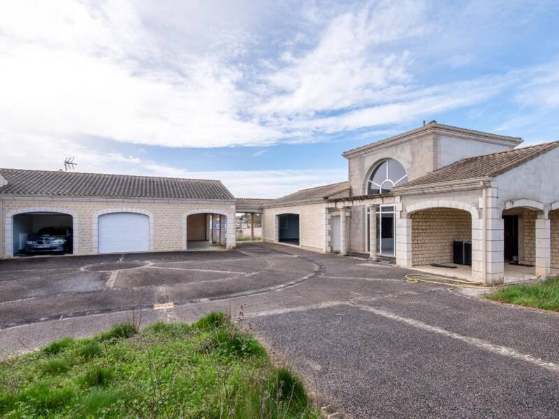 Maison à vendre, 473m², SAINT JULIEN L'ARS
