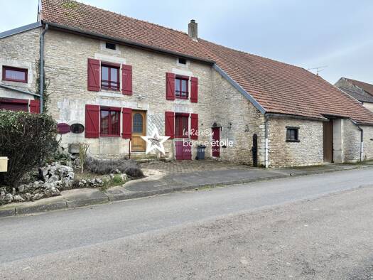 Maison à vendre 158 000 € 6 pièces 3 chambres 163 m² 639 m² de terrain Semoutiers-Montsaon 52000