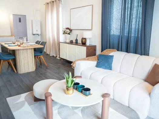 Appartement à vendre 245 200 € 1 pièce 2 chambres 67 m² RDC Bizy Vernon 27200