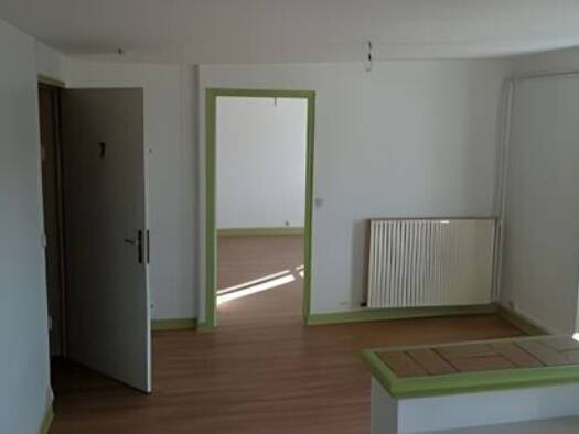 Appartement à louer 817 € 4 pièces 3 chambres 78 m² Brienon-sur-Armançon 89210