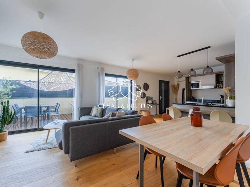 Maison à vendre, 132m², SAINT GENIS LES OLLIERES