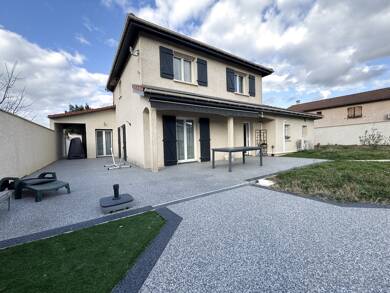Villa à vendre 565 000 € 8 pièces 5 chambres 208 m² 992 m² de terrain Feyzin 69320