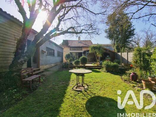 Maison à vendre 248 500 € 8 pièces 4 chambres 212 m² 1 260 m² de terrain Saint-Fraigne 16140