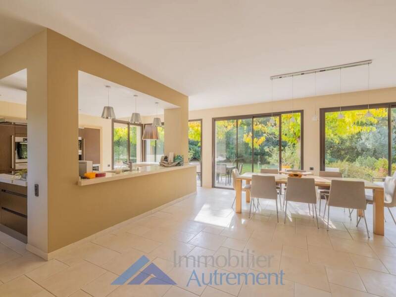 Maison à vendre, 260m², LE THOLONET