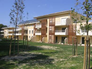 Appartement à louer 1 055 € 4 pièces 3 chambres 83,2 m² RDC/3 Montfavet Banlieue Avignon 84140