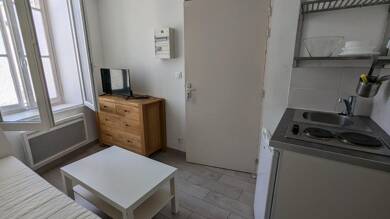 Appartement à louer 415 € 1 pièce 12 m² RDC/2 Orleans 45000