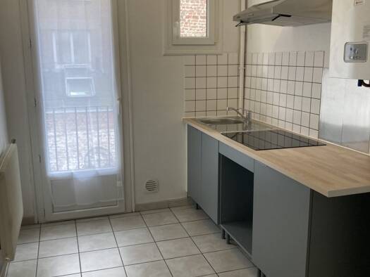 Appartement à louer 530 € 2 pièces 1 chambre 39 m² Étage 1/3 Calais 62100