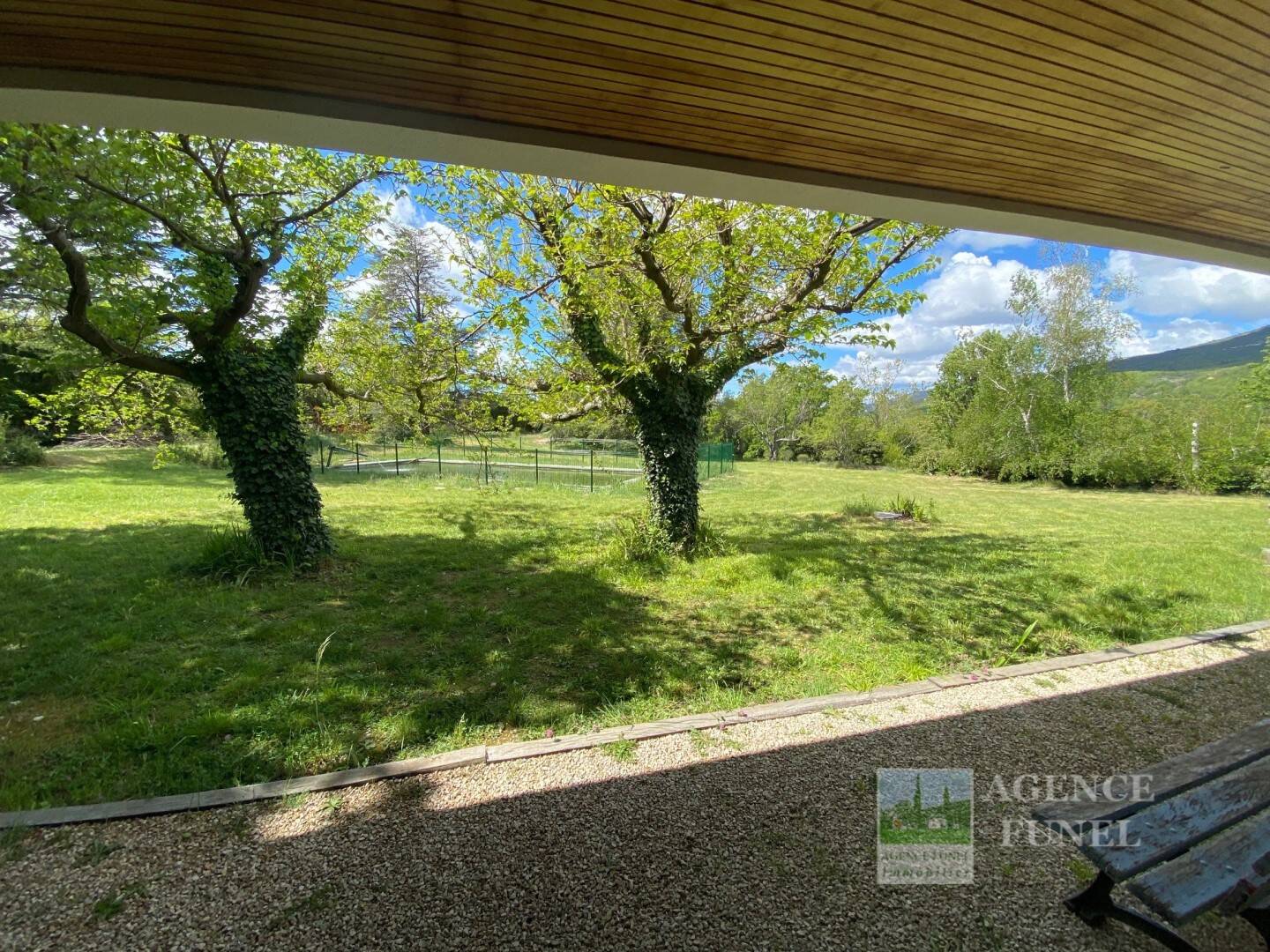 Maison à vendre, 430m², SAINT VALLIER DE THIEY