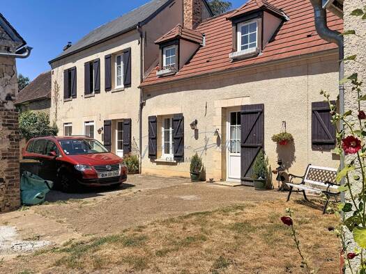 Maison à vendre 329 000 € 8 pièces 5 chambres 192 m² 2 649 m² de terrain Thury-sous-Clermont 60250