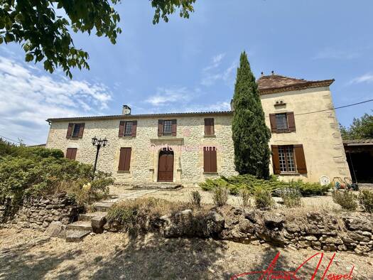 Maison à vendre 290 000 € 8 pièces 4 chambres 350 m² 3 236 m² de terrain Monségur 33580