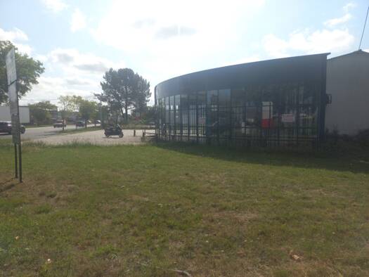 Local commercial à louer 5 500 € 650 m² de surface de vente La Teste de Buch 33260