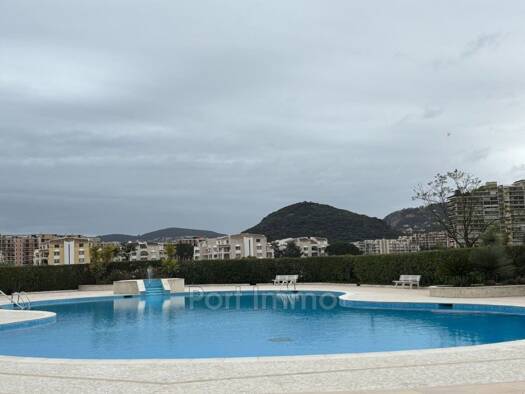 Appartement à louer 750 € 1 pièce 26 m² 7ème étage Cannes Marina-La Roubine Mandelieu-la-Napoule 06210