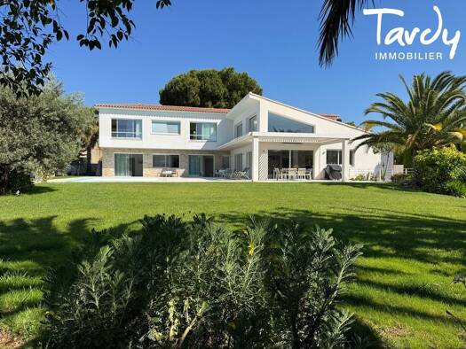 Villa à vendre 2 900 000 € 8 pièces 5 chambres 370 m² 1 400 m² de terrain Les Lecques-Banette-Bourrasque-Pradeaux Saint-Cyr-sur-Mer 83270