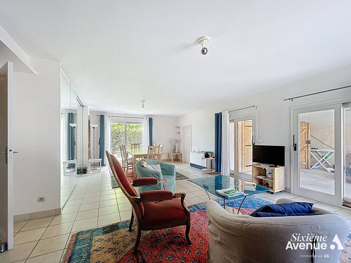 Maison à vendre, 186m², SEREZIN DU RHONE