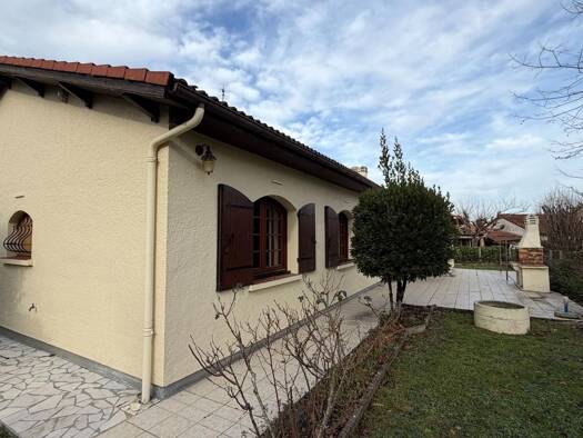 Maison de plain-pied à vendre 315 000 € 5 pièces 3 chambres 115 m² 800 m² de terrain Sud Bassens 33530