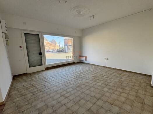 Local commercial à louer 800 € 53 m² de surface de vente Wallers 59135