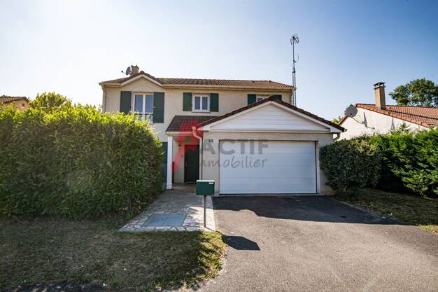 Maison à vendre 425 000 € 6 pièces 4 chambres 140 m² 330 m² de terrain Evry Courcouronnes 91080