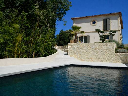 Maison à vendre 780 000 € 8 pièces 6 chambres 170 m² 1 700 m² de terrain Hôpital Nîmes 30000