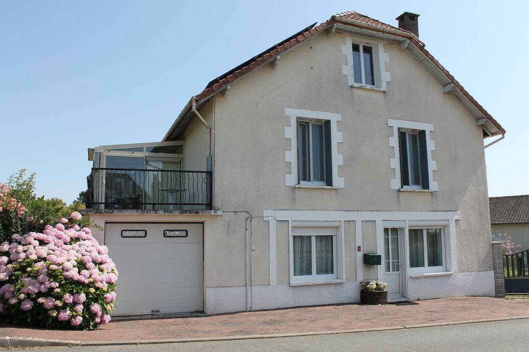 Maison à vendre, 100m², SAINT PRIEST LES FOUGERES