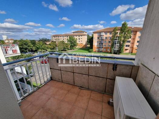 Appartement à louer 646 € 1 pièce 31,6 m² Étage 3/3 Blagnac 31700