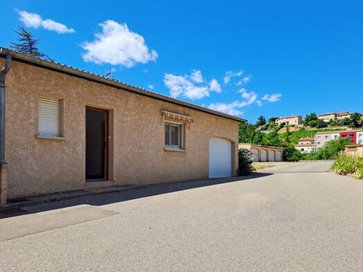 Maison de plain-pied à vendre 179 000 € 3 pièces 2 chambres 64 m² 70 m² de terrain Laragne-Montéglin 05300