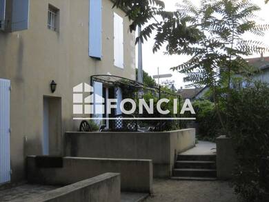 Appartement à louer 440 € 1 pièce 26,6 m² 1er étage disponible à partir du 24/07/2025 Bellecroix-Pont d'Avignon Villeneuve-Lès-Avignon 30400